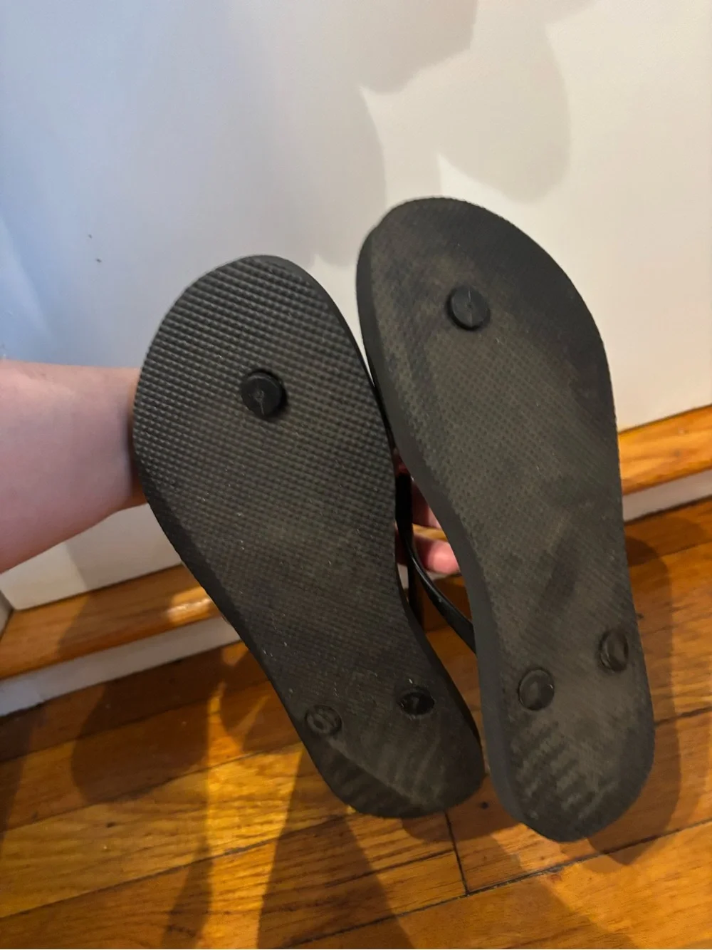 Old Navy Black Flip Flop Sandals *Lightly used Size 7